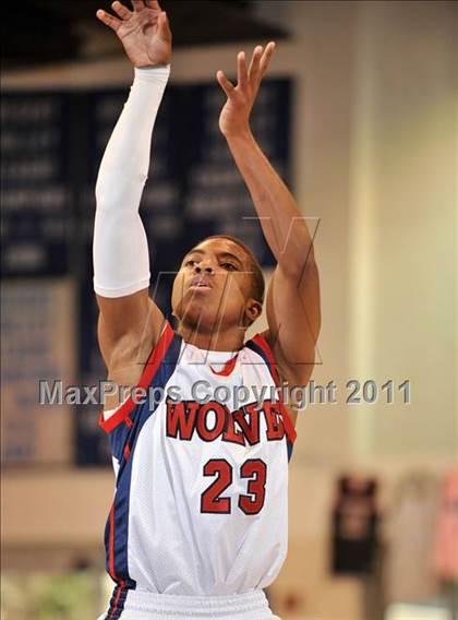 Thumbnail 1 in Crescenta Valley vs. King (MaxPreps Holiday Classic) photogallery.
