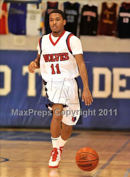 Thumbnail 1 in Crescenta Valley vs. King (MaxPreps Holiday Classic) photogallery.