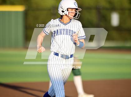 Thumbnail 2 in Canton vs. Van Alstyne (UIL 4A D2 Regional Final Softball) photogallery.