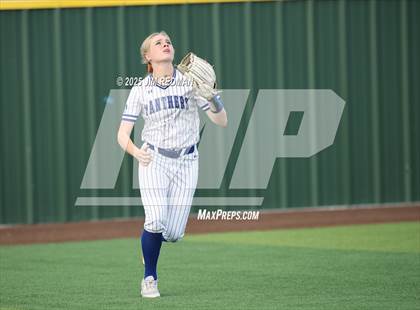 Thumbnail 3 in Canton vs. Van Alstyne (UIL 4A D2 Regional Final Softball) photogallery.