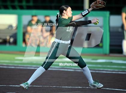 Thumbnail 3 in Canton vs. Van Alstyne (UIL 4A D2 Regional Final Softball) photogallery.