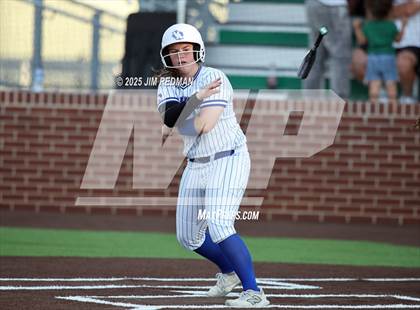 Thumbnail 2 in Canton vs. Van Alstyne (UIL 4A D2 Regional Final Softball) photogallery.