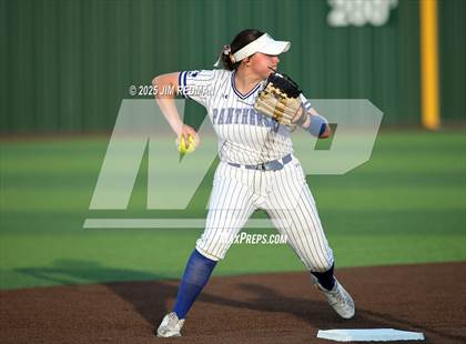 Thumbnail 3 in Canton vs. Van Alstyne (UIL 4A D2 Regional Final Softball) photogallery.