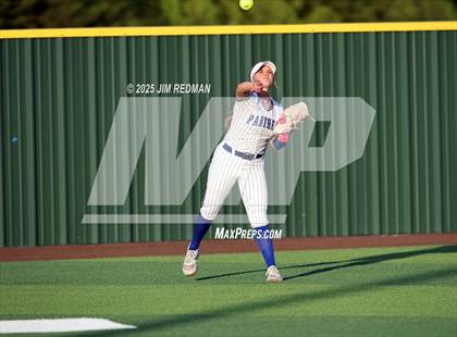 Thumbnail 2 in Canton vs. Van Alstyne (UIL 4A D2 Regional Final Softball) photogallery.
