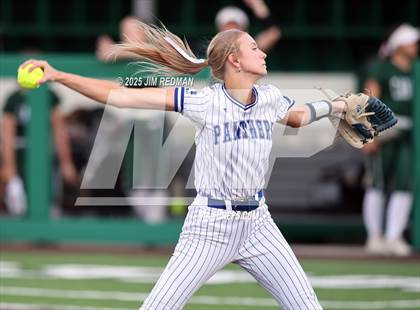 Thumbnail 2 in Canton vs. Van Alstyne (UIL 4A D2 Regional Final Softball) photogallery.