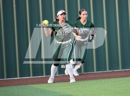 Thumbnail 1 in Canton vs. Van Alstyne (UIL 4A D2 Regional Final Softball) photogallery.
