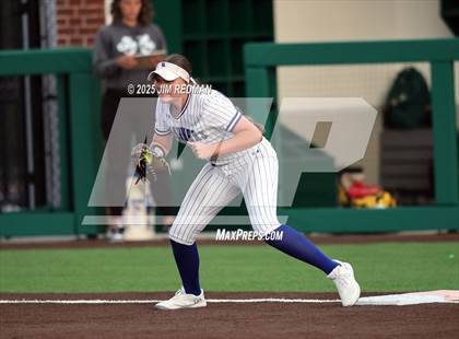 Thumbnail 3 in Canton vs. Van Alstyne (UIL 4A D2 Regional Final Softball) photogallery.