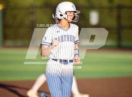 Thumbnail 3 in Canton vs. Van Alstyne (UIL 4A D2 Regional Final Softball) photogallery.