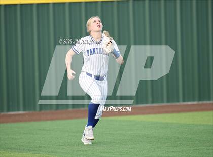 Thumbnail 2 in Canton vs. Van Alstyne (UIL 4A D2 Regional Final Softball) photogallery.