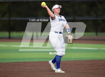 Thumbnail 3 in Canton vs. Van Alstyne (UIL 4A D2 Regional Final Softball) photogallery.