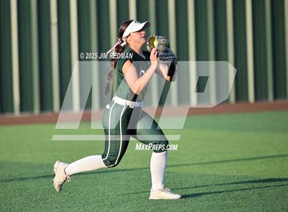 Thumbnail 1 in Canton vs. Van Alstyne (UIL 4A D2 Regional Final Softball) photogallery.