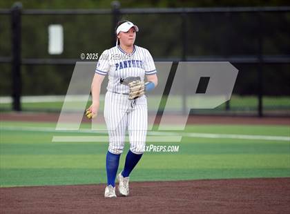 Thumbnail 1 in Canton vs. Van Alstyne (UIL 4A D2 Regional Final Softball) photogallery.