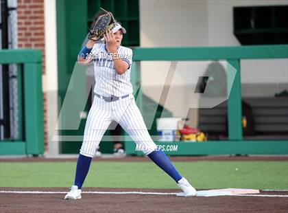 Thumbnail 3 in Canton vs. Van Alstyne (UIL 4A D2 Regional Final Softball) photogallery.