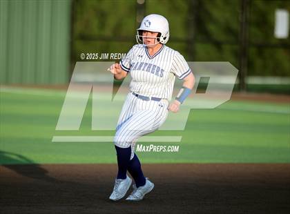 Thumbnail 1 in Canton vs. Van Alstyne (UIL 4A D2 Regional Final Softball) photogallery.