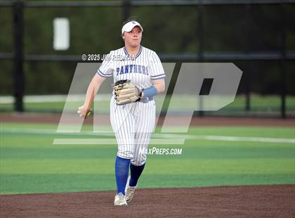 Thumbnail 3 in Canton vs. Van Alstyne (UIL 4A D2 Regional Final Softball) photogallery.