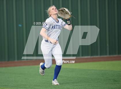 Thumbnail 1 in Canton vs. Van Alstyne (UIL 4A D2 Regional Final Softball) photogallery.