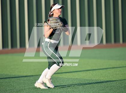 Thumbnail 2 in Canton vs. Van Alstyne (UIL 4A D2 Regional Final Softball) photogallery.