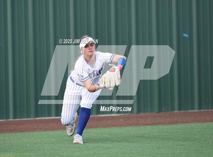 Thumbnail 3 in Canton vs. Van Alstyne (UIL 4A D2 Regional Final Softball) photogallery.