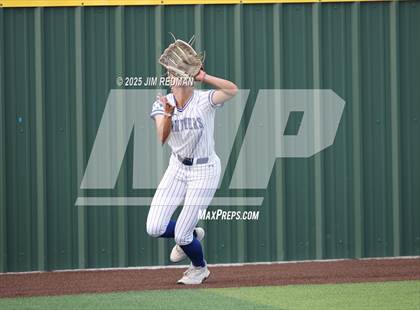 Thumbnail 1 in Canton vs. Van Alstyne (UIL 4A D2 Regional Final Softball) photogallery.