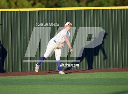 Thumbnail 1 in Canton vs. Van Alstyne (UIL 4A D2 Regional Final Softball) photogallery.