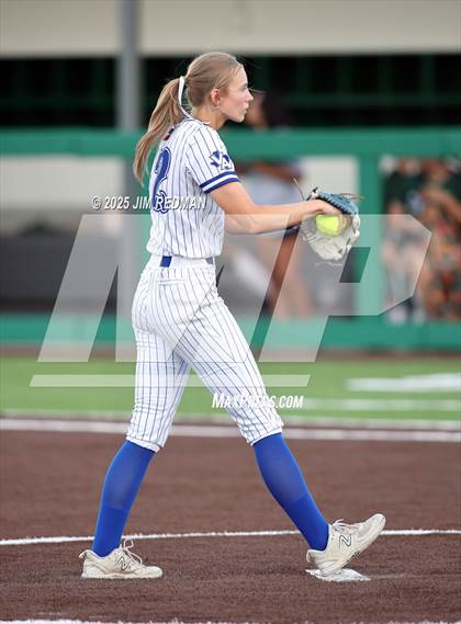 Thumbnail 3 in Canton vs. Van Alstyne (UIL 4A D2 Regional Final Softball) photogallery.