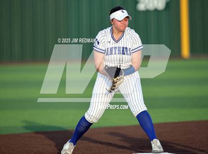 Thumbnail 1 in Canton vs. Van Alstyne (UIL 4A D2 Regional Final Softball) photogallery.