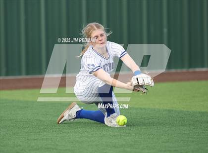 Thumbnail 2 in Canton vs. Van Alstyne (UIL 4A D2 Regional Final Softball) photogallery.