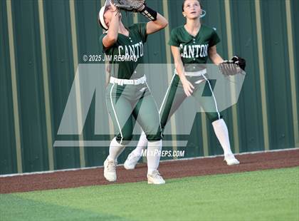 Thumbnail 2 in Canton vs. Van Alstyne (UIL 4A D2 Regional Final Softball) photogallery.