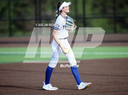 Thumbnail 1 in Canton vs. Van Alstyne (UIL 4A D2 Regional Final Softball) photogallery.