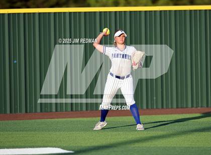 Thumbnail 1 in Canton vs. Van Alstyne (UIL 4A D2 Regional Final Softball) photogallery.