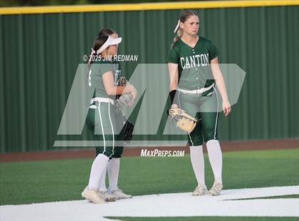 Thumbnail 2 in Canton vs. Van Alstyne (UIL 4A D2 Regional Final Softball) photogallery.