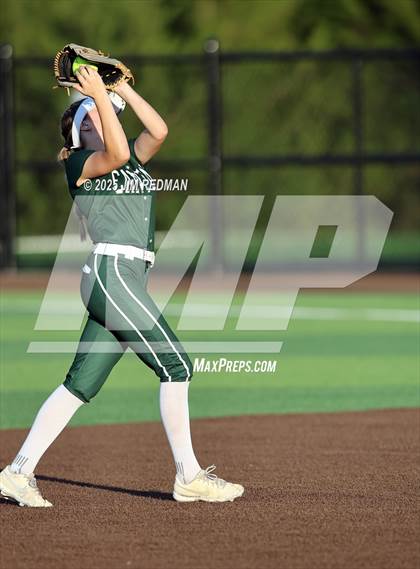 Thumbnail 2 in Canton vs. Van Alstyne (UIL 4A D2 Regional Final Softball) photogallery.