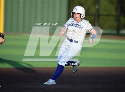 Thumbnail 2 in Canton vs. Van Alstyne (UIL 4A D2 Regional Final Softball) photogallery.