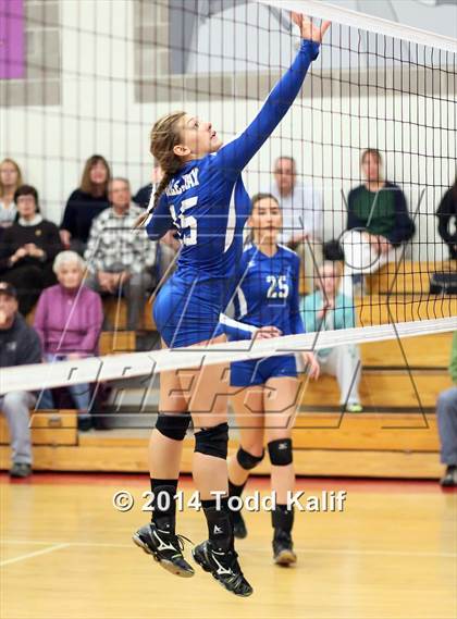 Thumbnail 1 in Oxford vs. Hale Ray (CIAC Class S 2nd Round) photogallery.