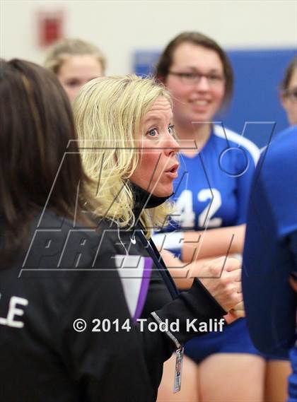 Thumbnail 3 in Oxford vs. Hale Ray (CIAC Class S 2nd Round) photogallery.