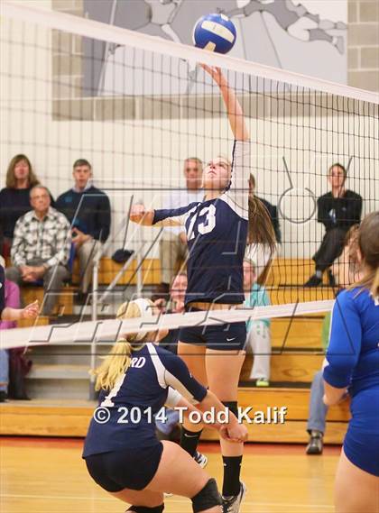 Thumbnail 3 in Oxford vs. Hale Ray (CIAC Class S 2nd Round) photogallery.