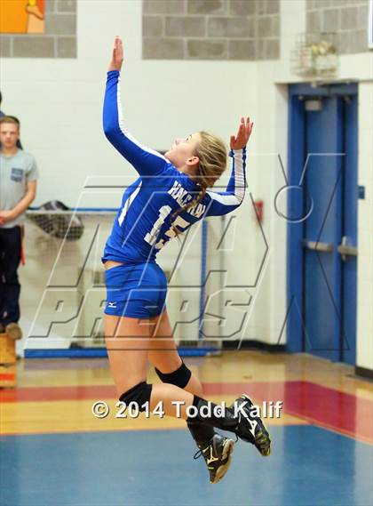 Thumbnail 2 in Oxford vs. Hale Ray (CIAC Class S 2nd Round) photogallery.