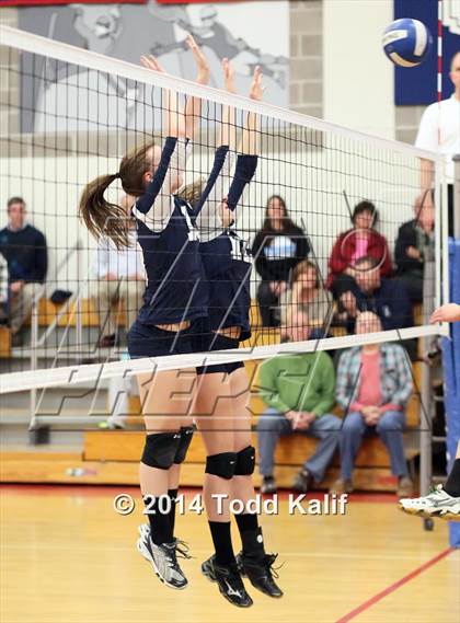 Thumbnail 1 in Oxford vs. Hale Ray (CIAC Class S 2nd Round) photogallery.