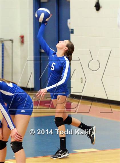 Thumbnail 3 in Oxford vs. Hale Ray (CIAC Class S 2nd Round) photogallery.