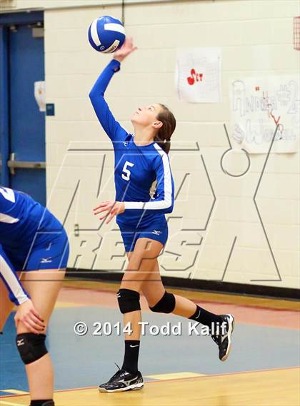 Thumbnail 2 in Oxford vs. Hale Ray (CIAC Class S 2nd Round) photogallery.