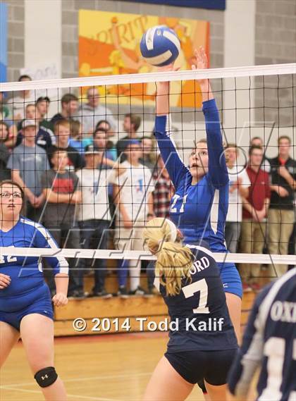 Thumbnail 1 in Oxford vs. Hale Ray (CIAC Class S 2nd Round) photogallery.