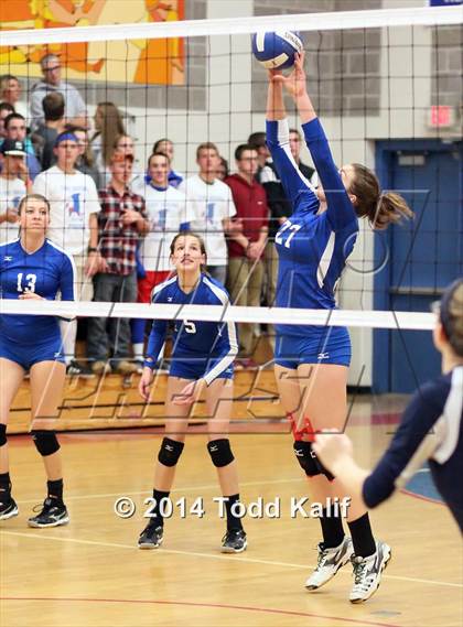 Thumbnail 1 in Oxford vs. Hale Ray (CIAC Class S 2nd Round) photogallery.