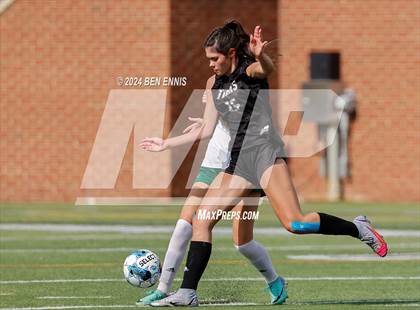 Thumbnail 1 in Lake Oconee Academy vs Aquinas (GHSA 1A - D2 Championship) photogallery.