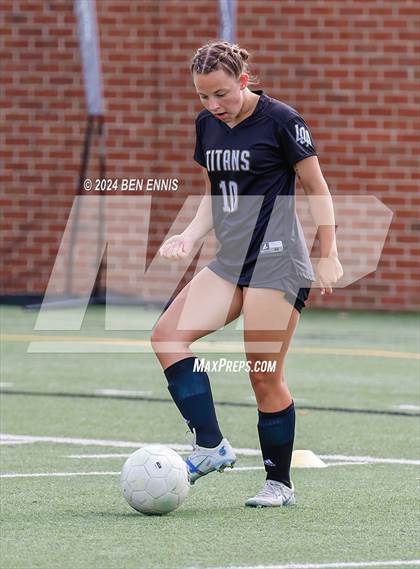 Thumbnail 1 in Lake Oconee Academy vs Aquinas (GHSA 1A - D2 Championship) photogallery.
