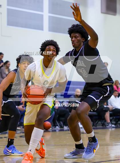 Thumbnail 3 in Riviera Prep vs Roselle Catholic (Miami Holiday Invitational) photogallery.