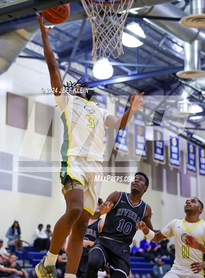 Thumbnail 2 in Riviera Prep vs Roselle Catholic (Miami Holiday Invitational) photogallery.