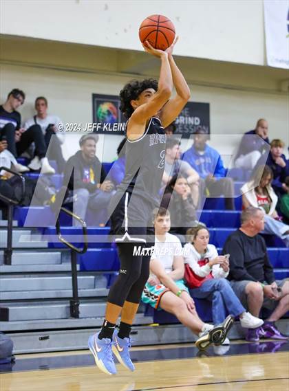 Thumbnail 1 in Riviera Prep vs Roselle Catholic (Miami Holiday Invitational) photogallery.