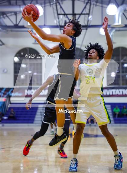 Thumbnail 1 in Riviera Prep vs Roselle Catholic (Miami Holiday Invitational) photogallery.