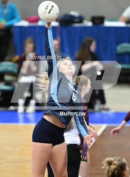 Thumbnail 2 in Valor Christian vs. Fossil Ridge (CHSAA 5A 2nd Round) photogallery.