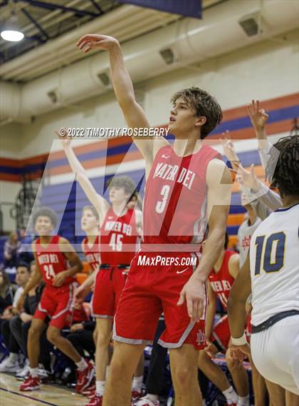Thumbnail 3 in Mater Dei vs. Oak Cliff Faith Family Academy photogallery.